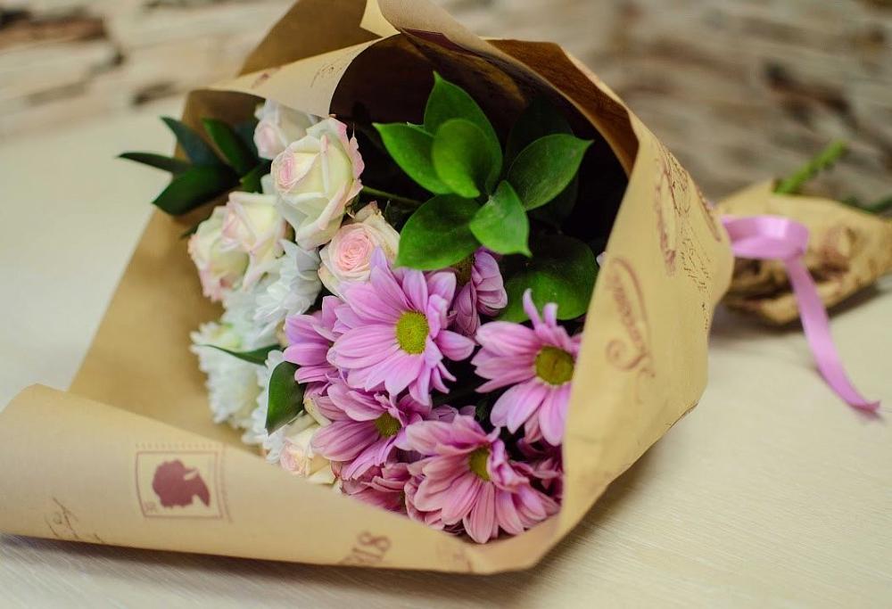 Букет цветов из: Розы и Хризантемы в Алтуде