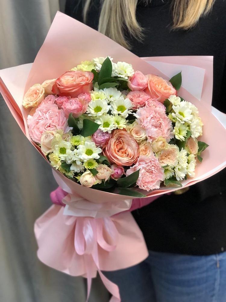 Букет цветов из: Гвоздики, Розы и Хризантемы в Алтуде