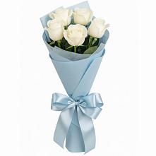 Букет 5 Белых роз Проуд в Алтуде