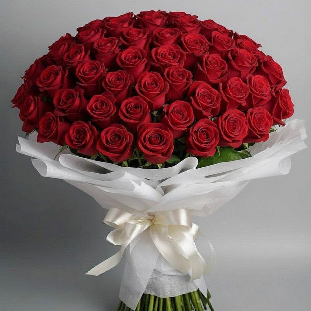 Букет 101 Красная роза Блэк Мэджик в Алтуде