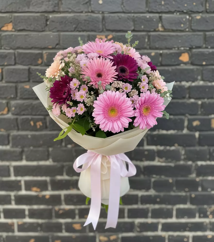 Букет цветов из: Герберы и Хризантемы в Алтуде
