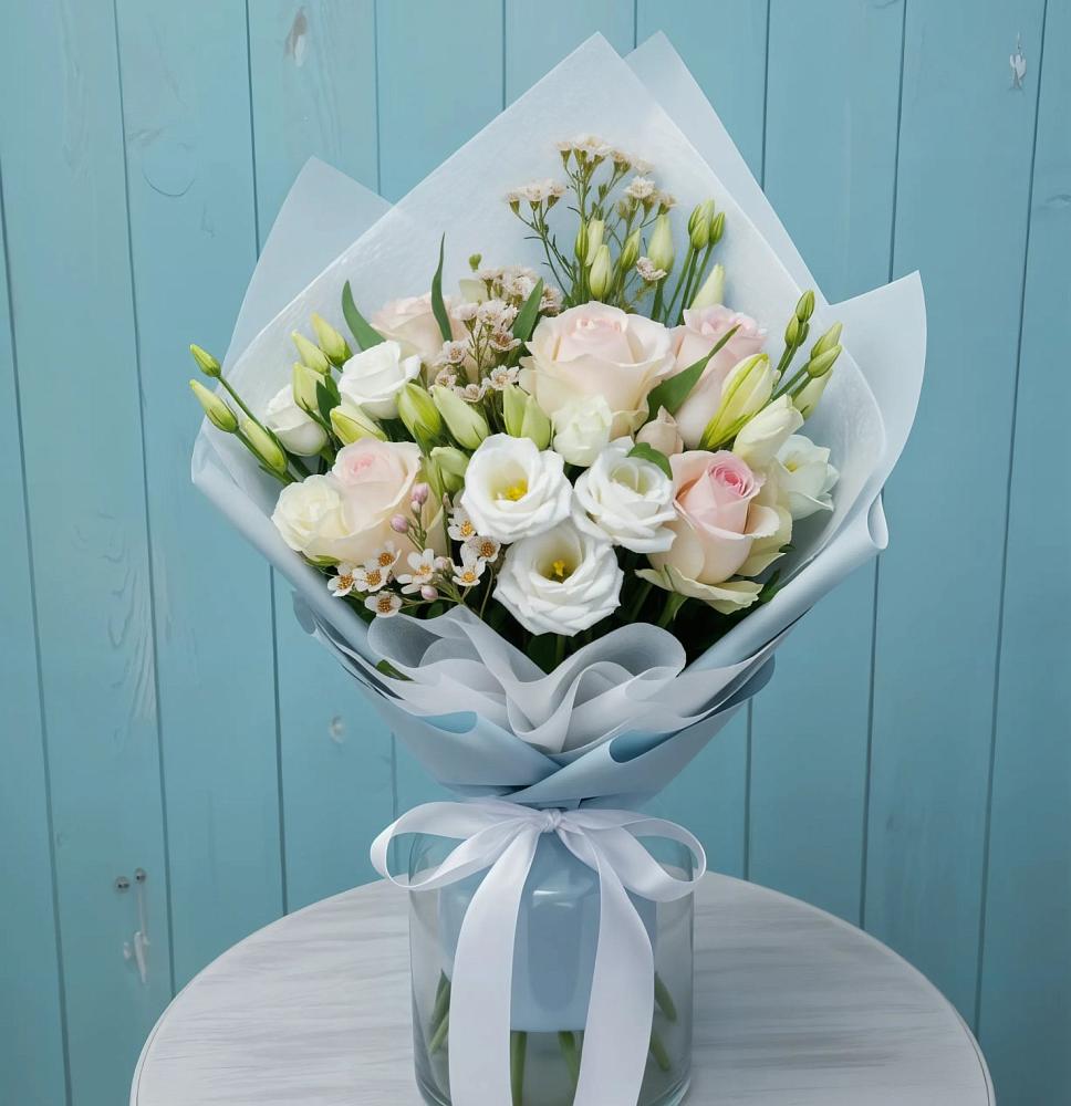 Букет цветов из: Розы и Лизиантусы в Алтуде