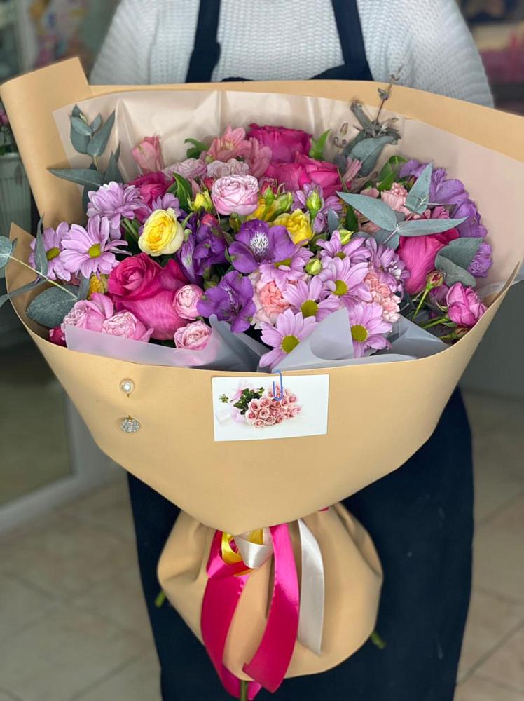 Букет цветов из: Хризантемы, Гвоздики и Альстромерии в Алтуде