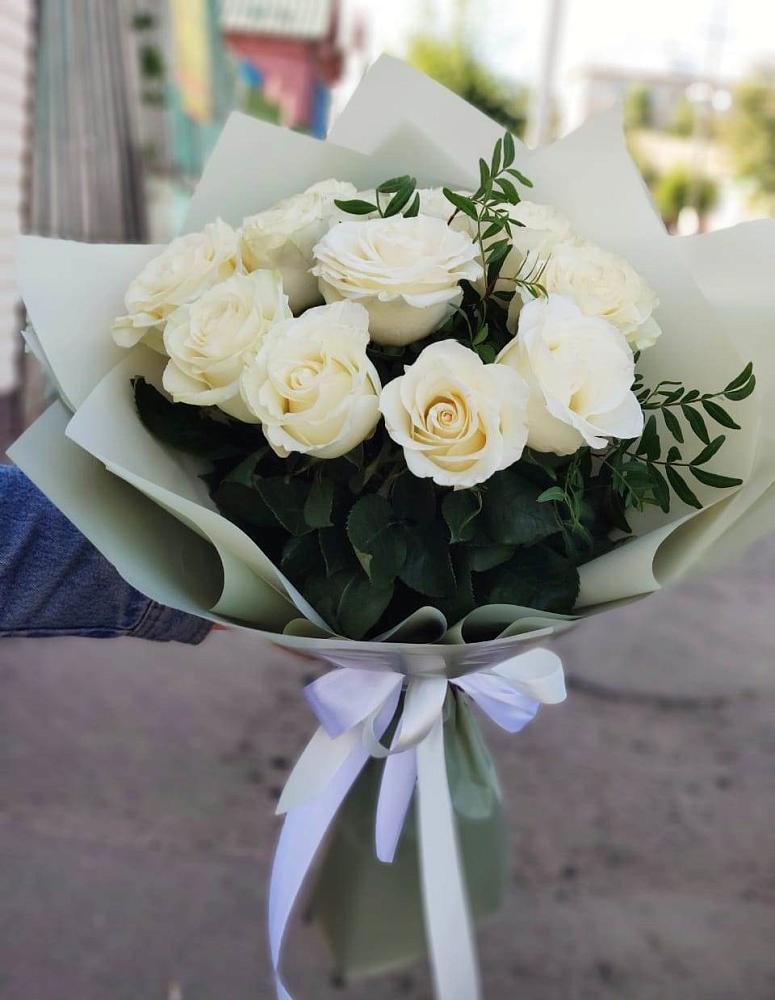 Букет Белые розы Проуд в Алтуде