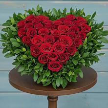 Цветочная композиция из Розы в виде сердца в Алтуде