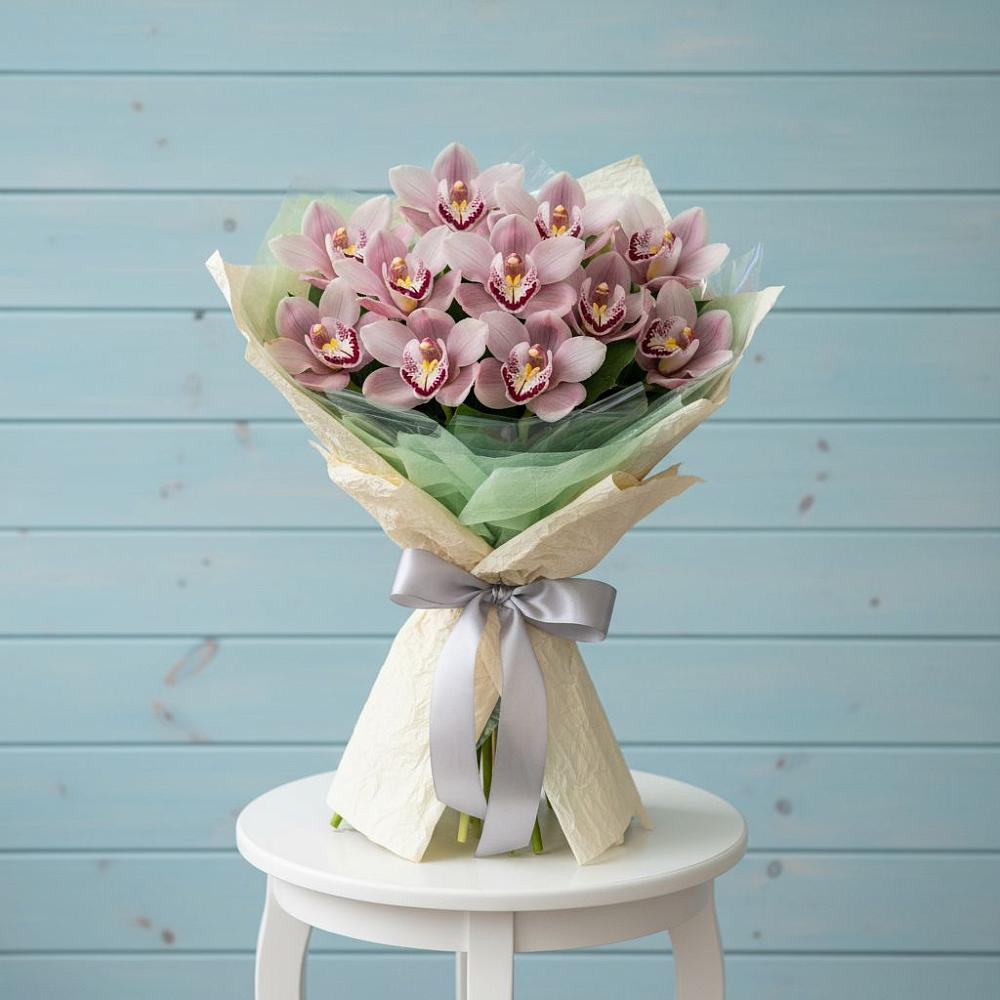 Букет цветов из: Орхидеи и Розы в Алтуде