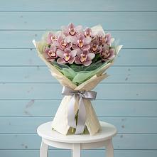 Букет цветов из:  Орхидеи и Розы в Алтуде