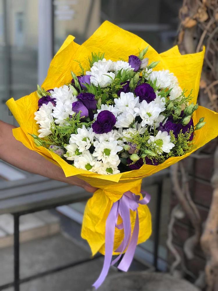 Букет цветов из: Ирисы, Хризантемы и Ромашки в Алтуде