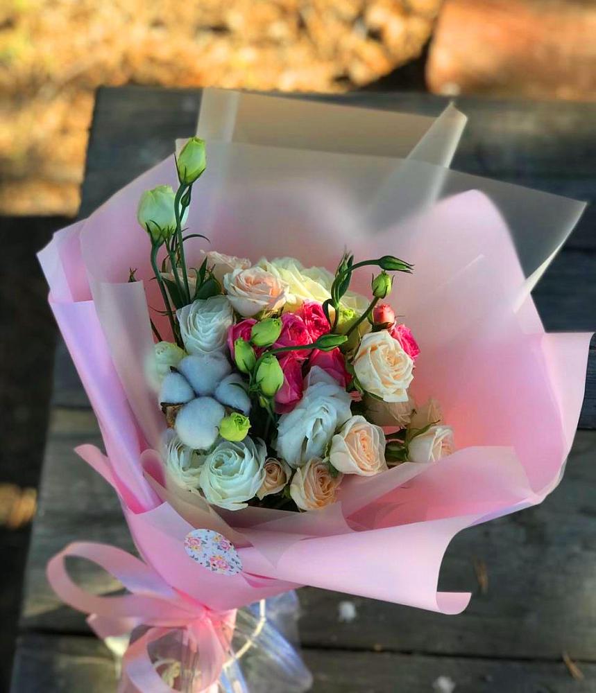 Букет цветов из: Розы и Лизиантусы в Алтуде