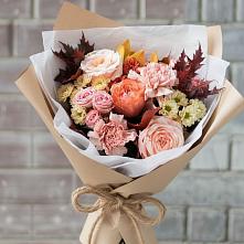 Букет цветов из:  Гвоздики, Хризантемы и Розы в Алтуде