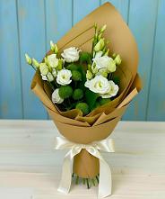 Букет цветов из:  Хризантемы и Лизиантусы в Алтуде