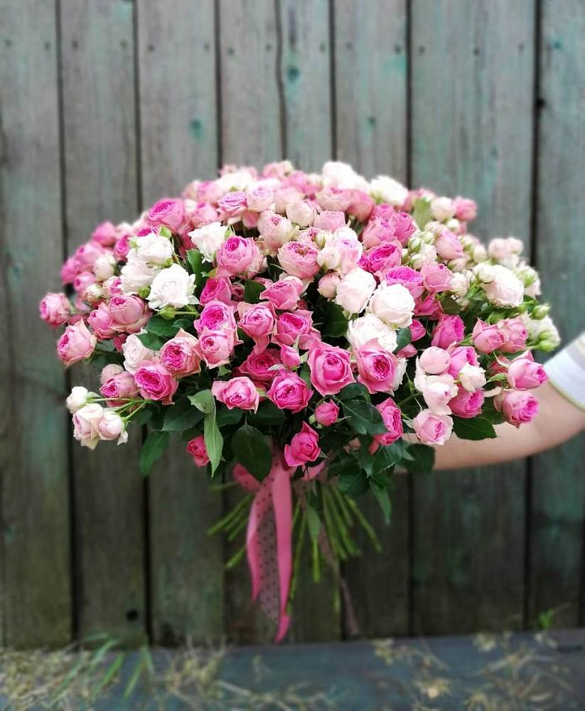 Букет Розовые кустовые розы Натали и Лав Лидия в Алтуде