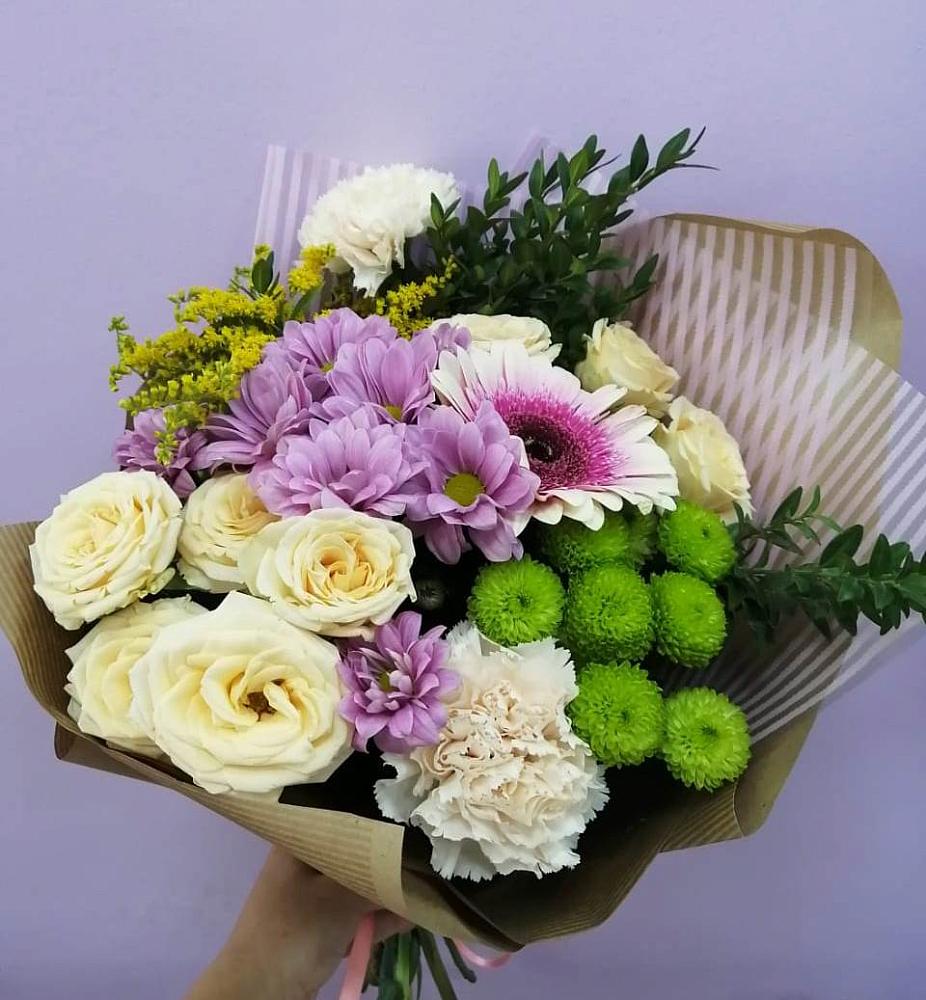 Букет цветов из: Хризантемы, Розы, Гвоздики и Герберы в Алтуде