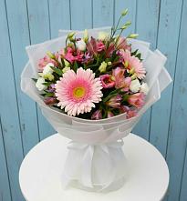 Букет цветов из:  Герберы, Альстромерии и Лизиантусы в Алтуде