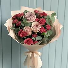 Букет цветов из:  Гвоздики и Розы в Алтуде