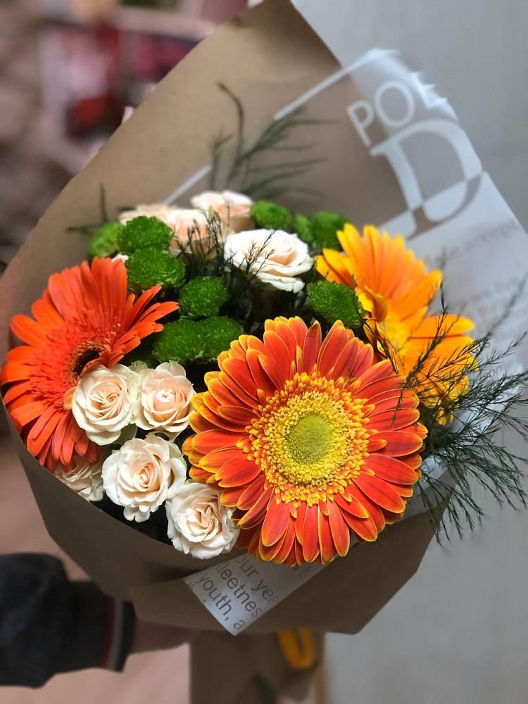 Букет цветов из: Герберы, Хризантемы и Розы в Алтуде
