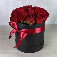 Цветочная композиция из Розы в шляпной коробке в Алтуде
