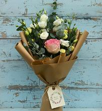 Букет цветов из:  Розы и Лизиантусы в Алтуде