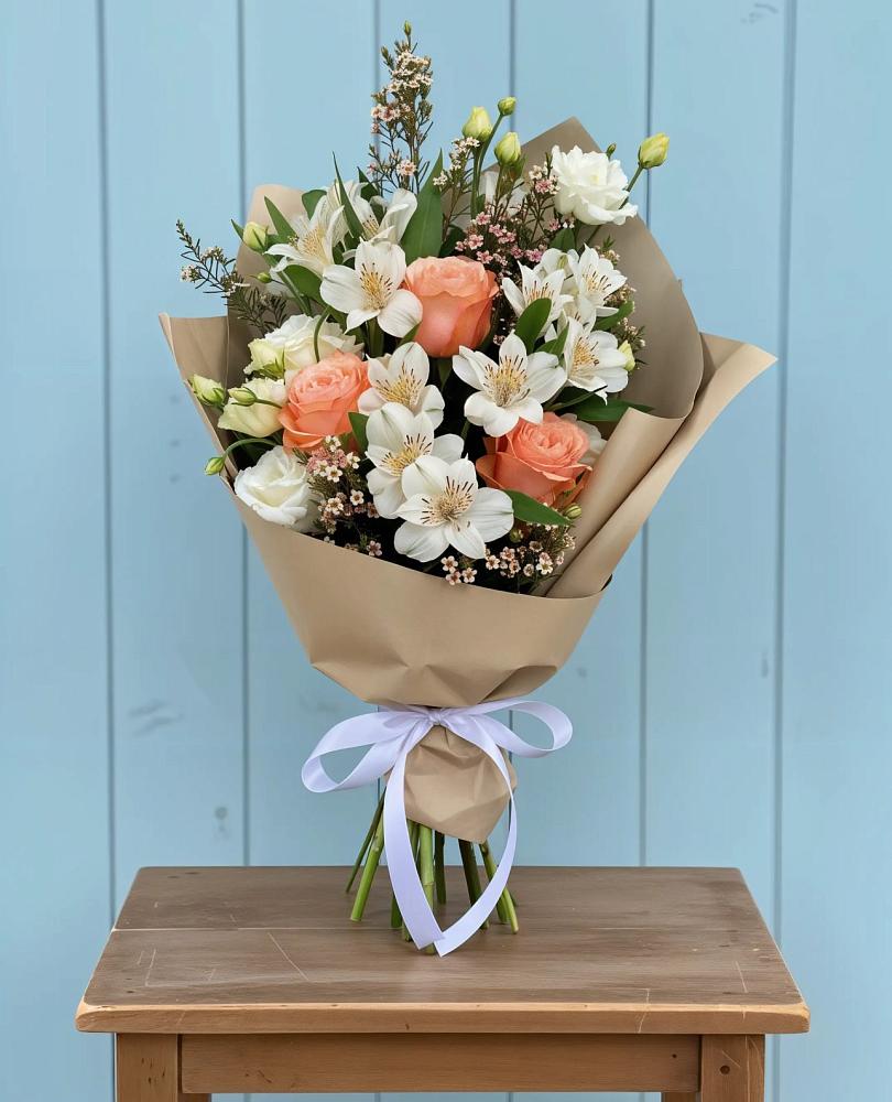 Букет цветов из: Альстромерии, Лизиантусы, Розы и Хризантемы в Алтуде