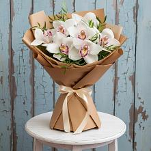 Букет цветов из:  Орхидеи и Розы в Алтуде