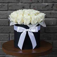 Цветочная композиция из Розы в шляпной коробке в Алтуде