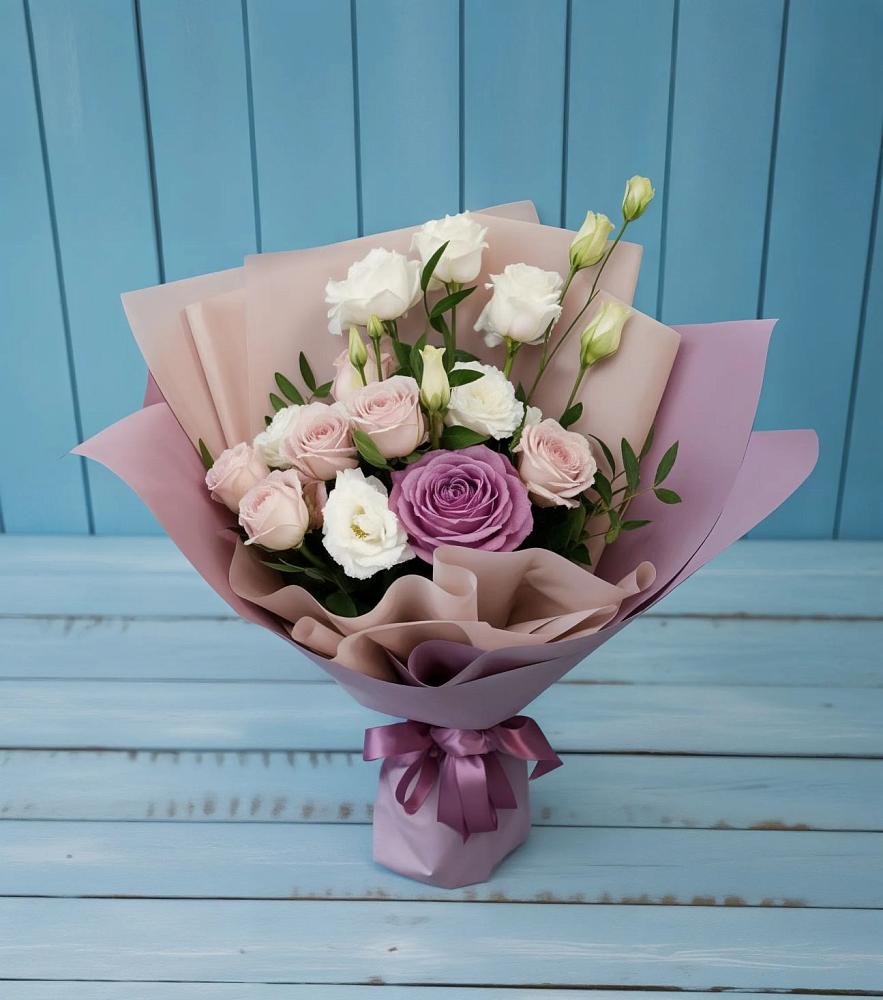 Букет цветов из: Розы и Лизиантусы в Алтуде